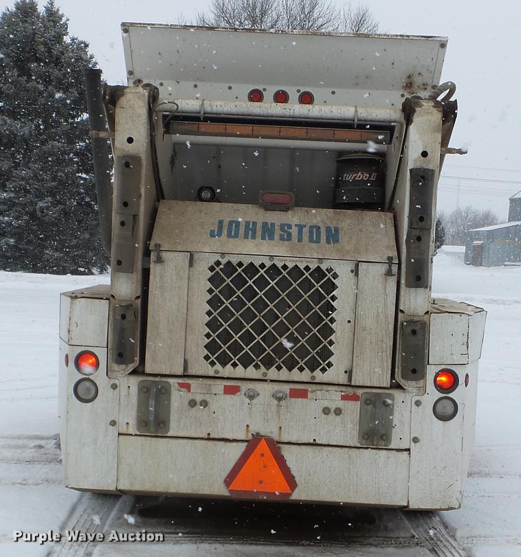 image for item EW9959 2006 Johnston 3000 street sweeper