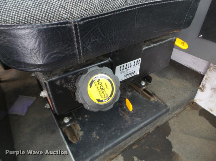 image for item EW9959 2006 Johnston 3000 street sweeper