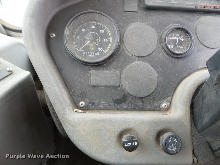 image for item EW9959 2006 Johnston 3000 street sweeper