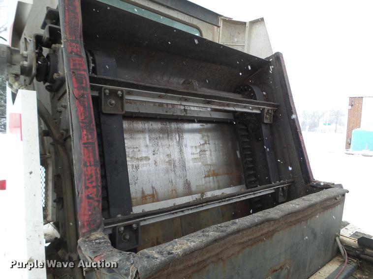 image for item EW9959 2006 Johnston 3000 street sweeper