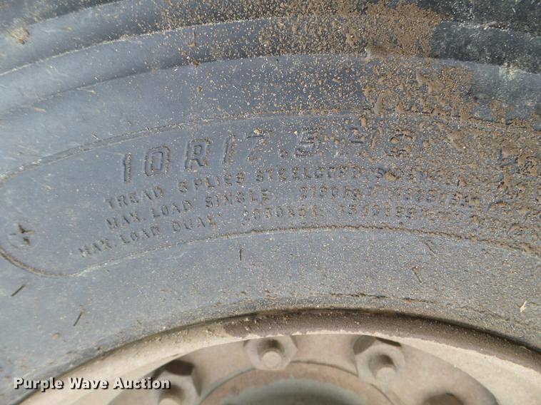 image for item EW9959 2006 Johnston 3000 street sweeper