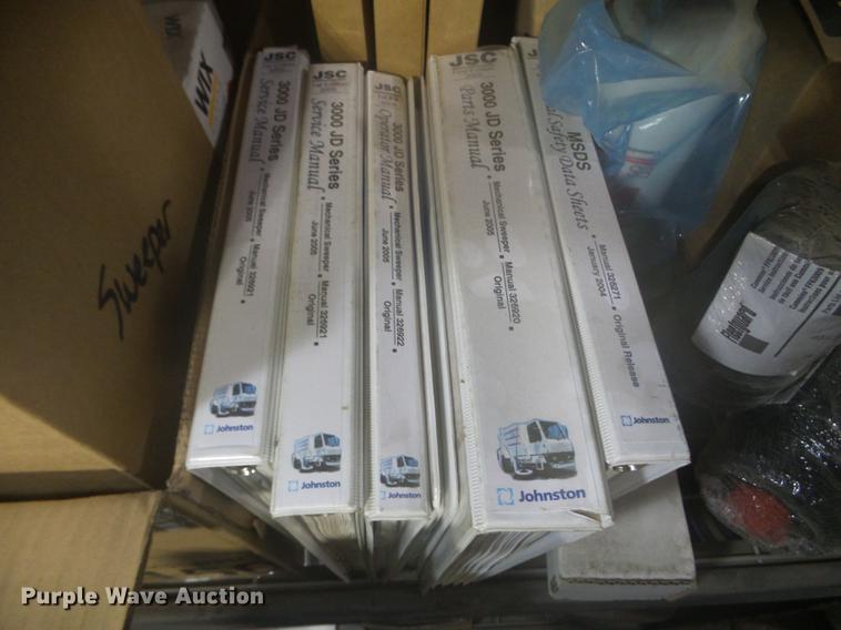 image for item EW9959 2006 Johnston 3000 street sweeper