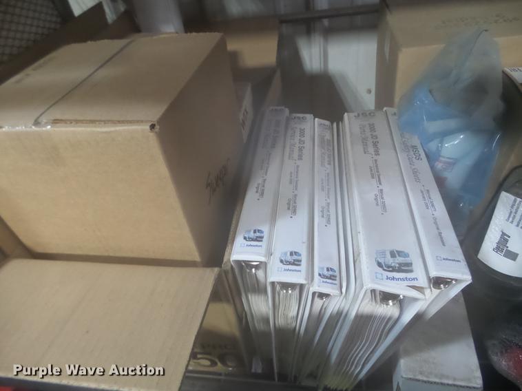 image for item EW9959 2006 Johnston 3000 street sweeper