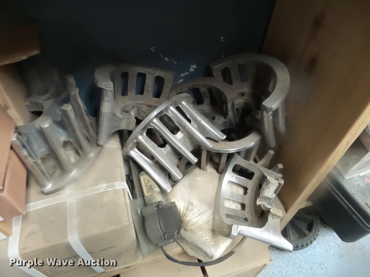 image for item EW9959 2006 Johnston 3000 street sweeper