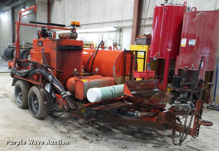 image for item EW9984 2005 Duraco 125D asphalt patch machine