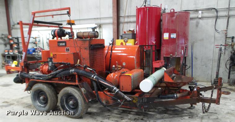 image for item EW9984 2005 Duraco 125D asphalt patch machine