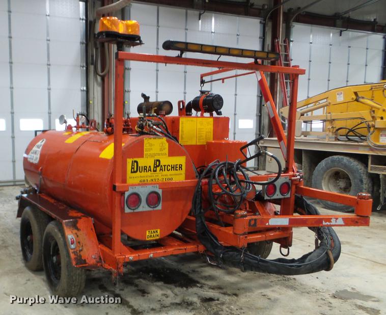 image for item EW9984 2005 Duraco 125D asphalt patch machine