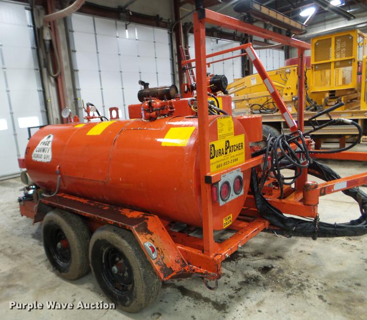 image for item EW9984 2005 Duraco 125D asphalt patch machine