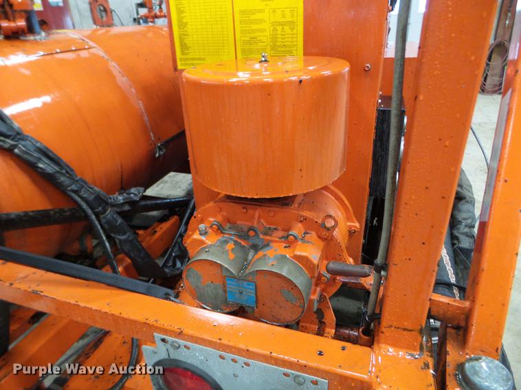 image for item EW9984 2005 Duraco 125D asphalt patch machine