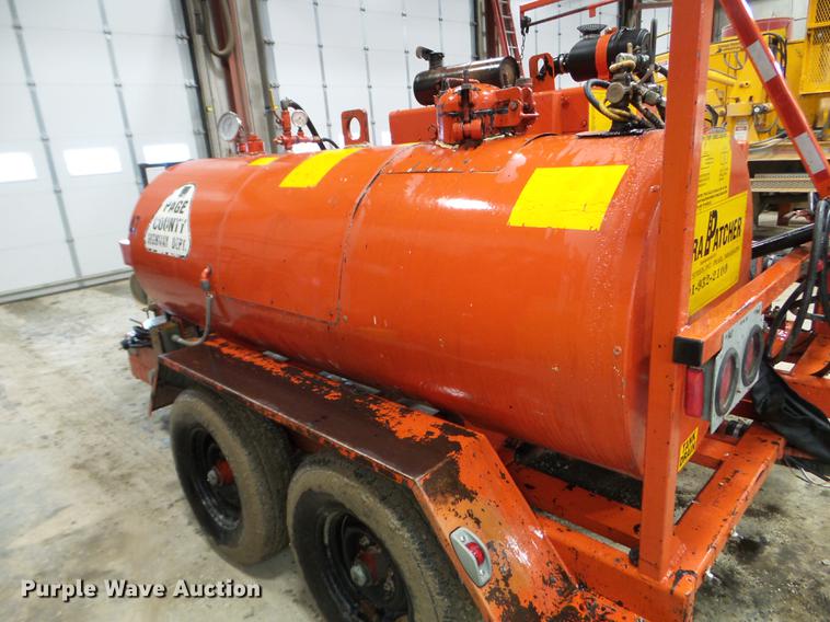 image for item EW9984 2005 Duraco 125D asphalt patch machine