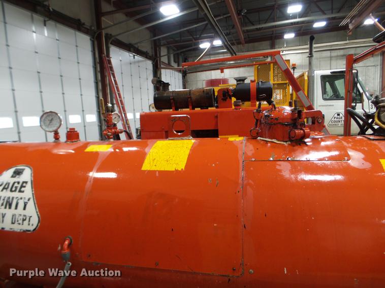 image for item EW9984 2005 Duraco 125D asphalt patch machine