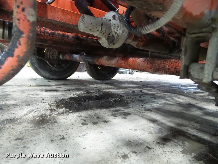 image for item EW9984 2005 Duraco 125D asphalt patch machine