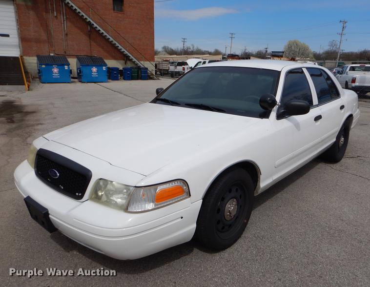 image for item EZ9869 2005 Ford Crown Victoria Police Interceptor