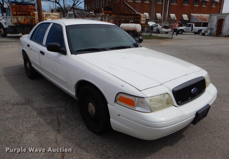 image for item EZ9869 2005 Ford Crown Victoria Police Interceptor