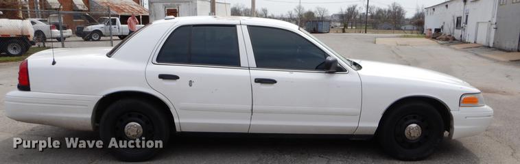 image for item EZ9869 2005 Ford Crown Victoria Police Interceptor