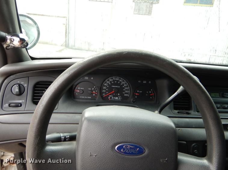 image for item EZ9869 2005 Ford Crown Victoria Police Interceptor