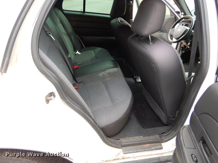 image for item EZ9869 2005 Ford Crown Victoria Police Interceptor