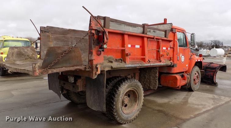 image for item FA9529 1981 International 1754 dump truck