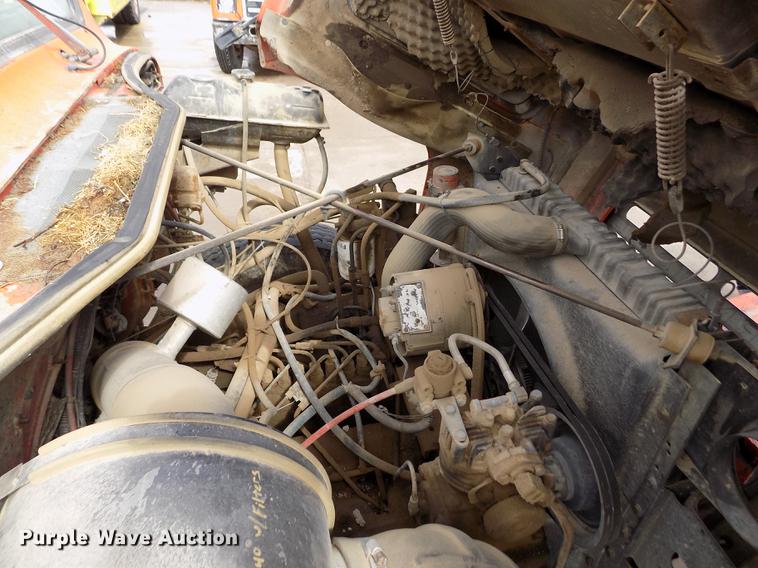 image for item FA9529 1981 International 1754 dump truck