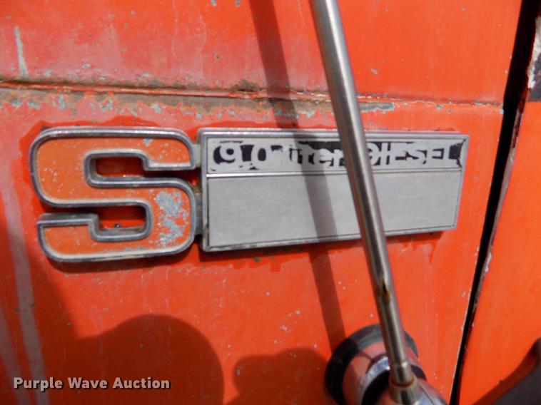 image for item FA9529 1981 International 1754 dump truck