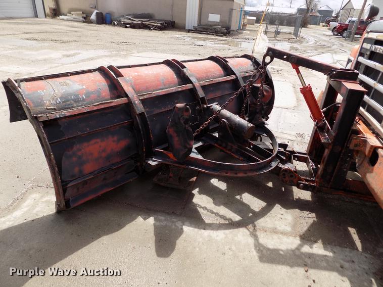 image for item FA9529 1981 International 1754 dump truck