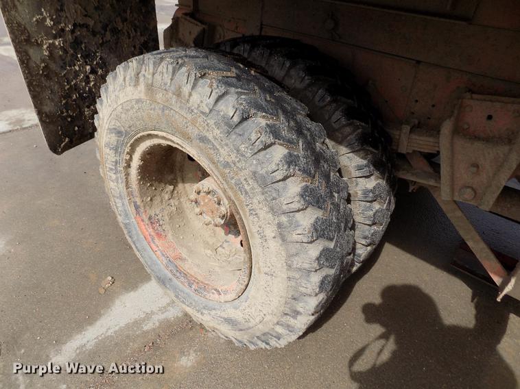 image for item FA9529 1981 International 1754 dump truck