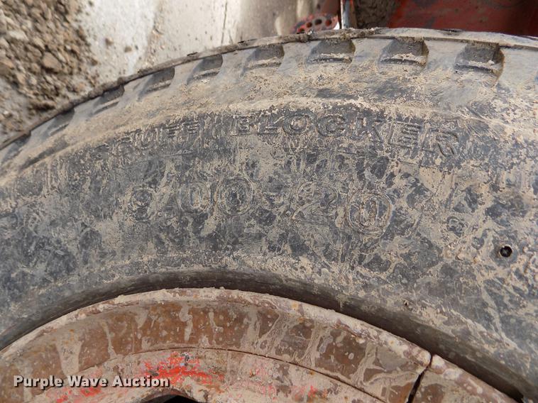 image for item FA9529 1981 International 1754 dump truck