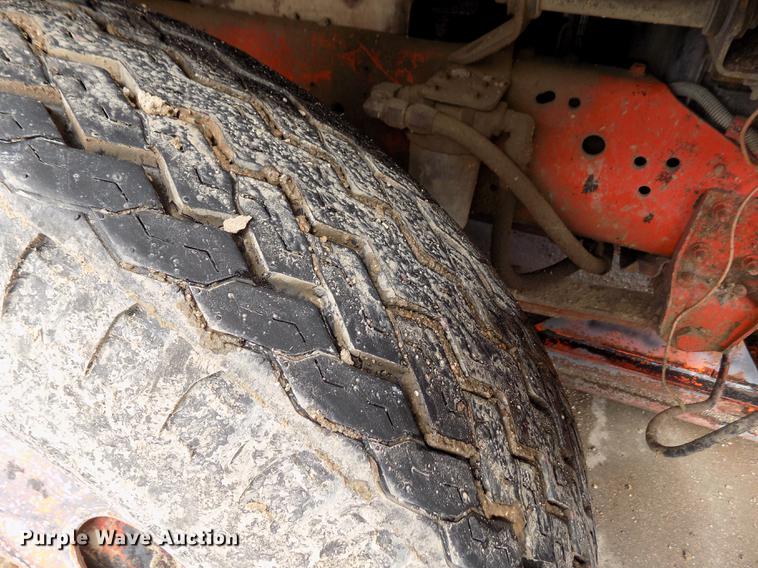 image for item FA9529 1981 International 1754 dump truck