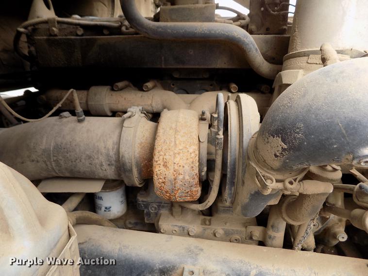 image for item FA9530 2000 Volvo WG refuse truck