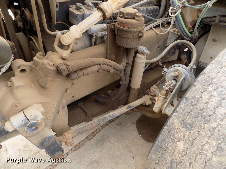 image for item FA9530 2000 Volvo WG refuse truck