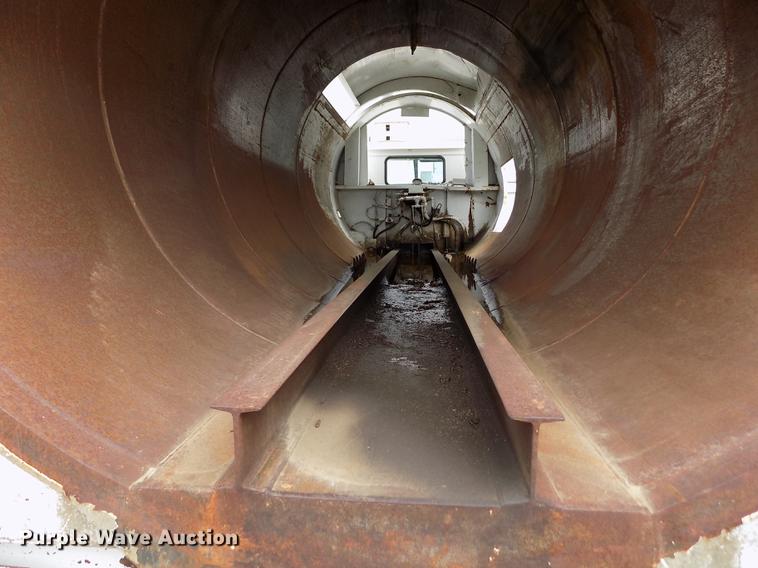 image for item FA9530 2000 Volvo WG refuse truck