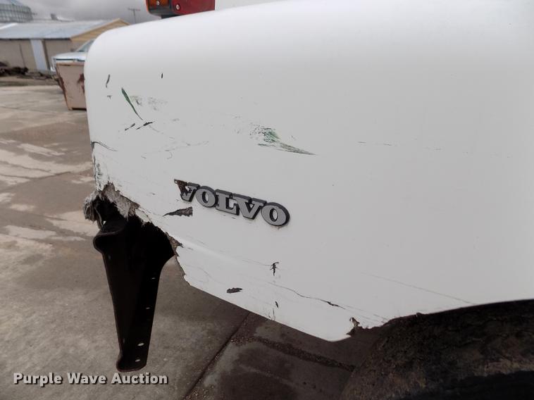 image for item FA9530 2000 Volvo WG refuse truck