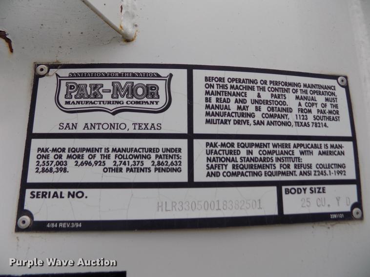 image for item FA9530 2000 Volvo WG refuse truck