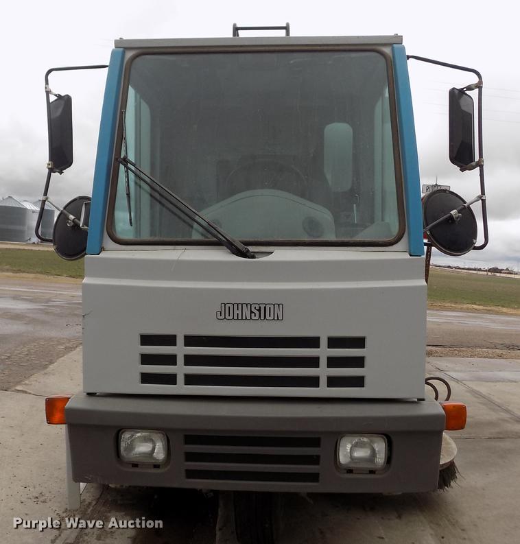 image for item FA9531 1997 Johnston 3000 street sweeper truck