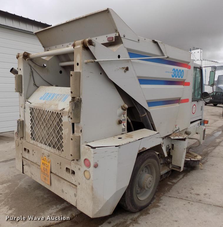 image for item FA9531 1997 Johnston 3000 street sweeper truck