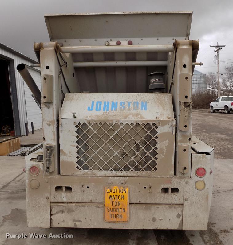 image for item FA9531 1997 Johnston 3000 street sweeper truck