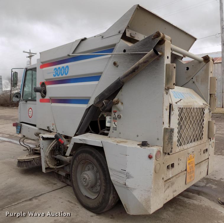 image for item FA9531 1997 Johnston 3000 street sweeper truck