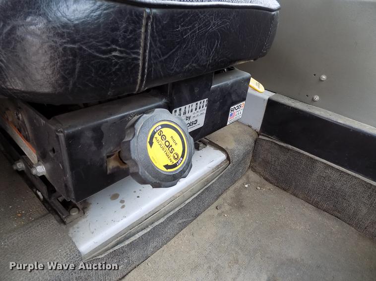 image for item FA9531 1997 Johnston 3000 street sweeper truck