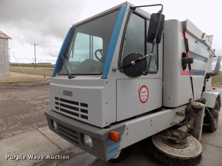 image for item FA9531 1997 Johnston 3000 street sweeper truck