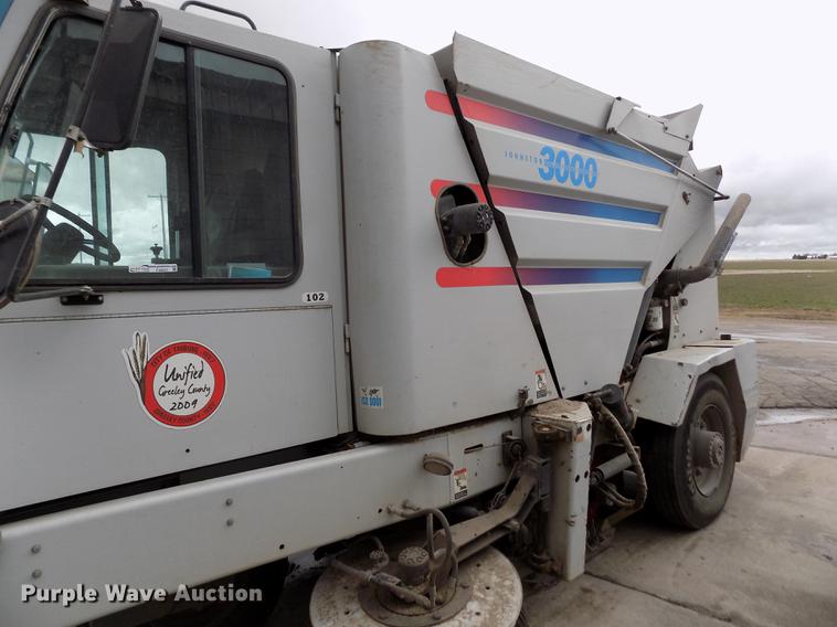 image for item FA9531 1997 Johnston 3000 street sweeper truck