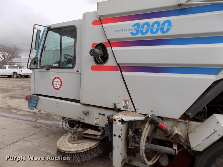 image for item FA9531 1997 Johnston 3000 street sweeper truck