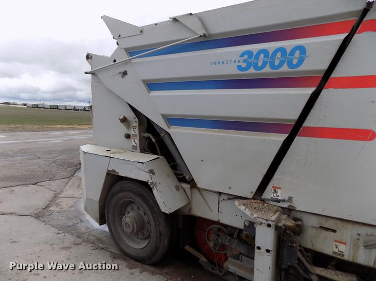 image for item FA9531 1997 Johnston 3000 street sweeper truck