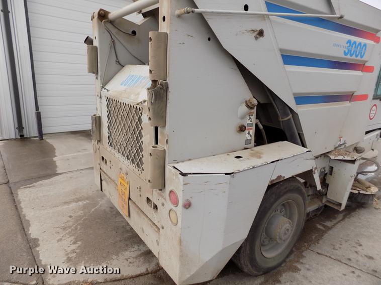 image for item FA9531 1997 Johnston 3000 street sweeper truck