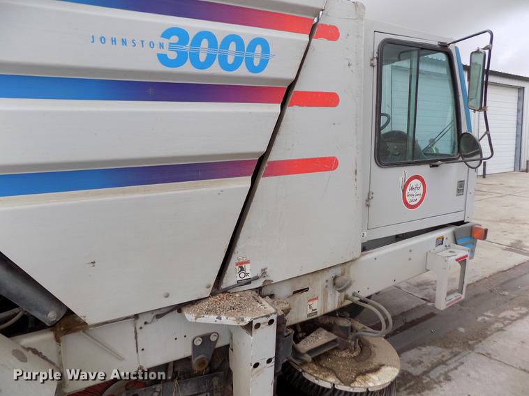 image for item FA9531 1997 Johnston 3000 street sweeper truck