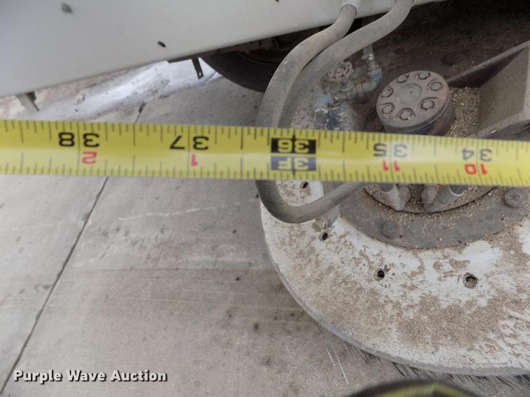 image for item FA9531 1997 Johnston 3000 street sweeper truck