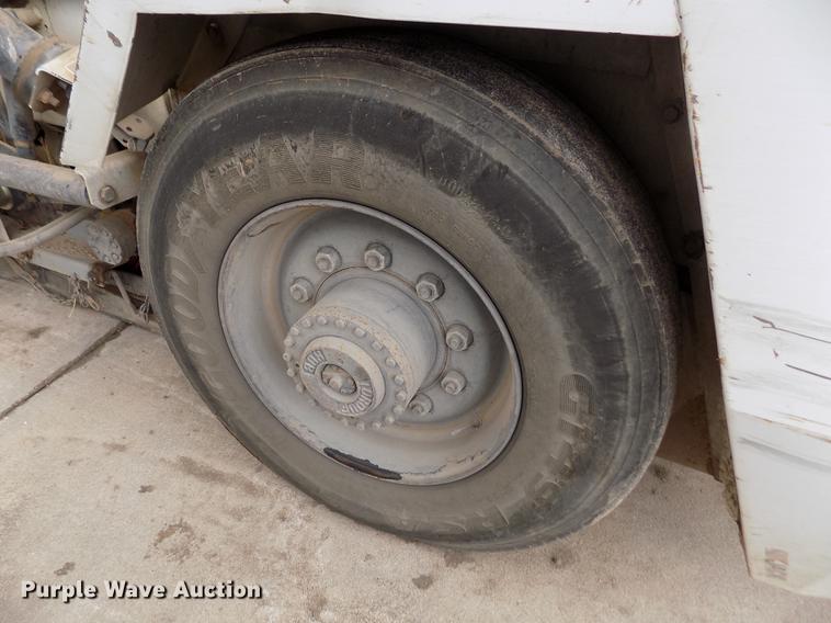 image for item FA9531 1997 Johnston 3000 street sweeper truck