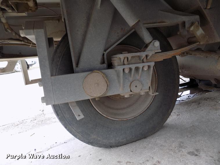 image for item FA9531 1997 Johnston 3000 street sweeper truck