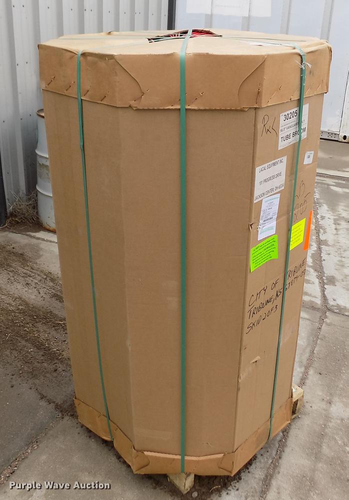 image for item FA9531 1997 Johnston 3000 street sweeper truck