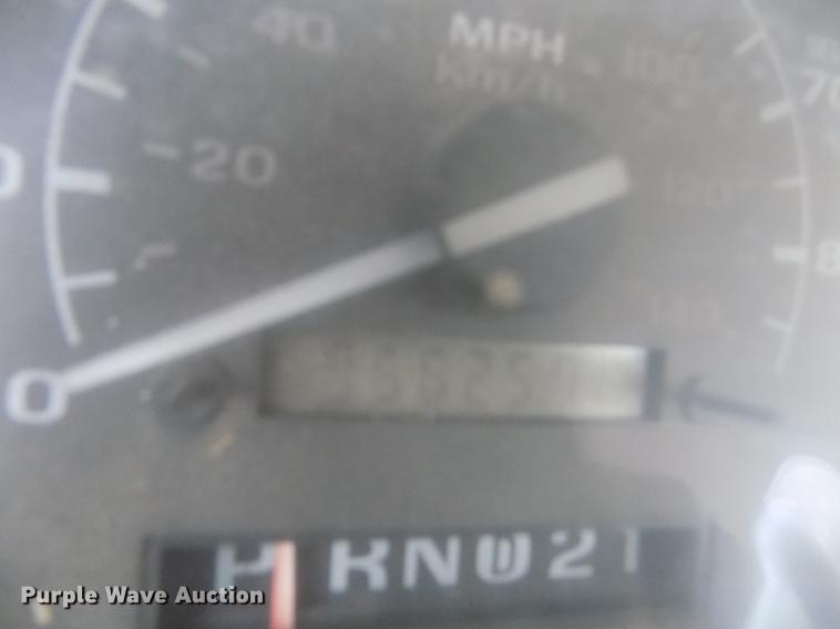 image for item FA9533 1993 Ford F150 XL pickup truck