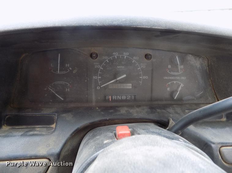 image for item FA9533 1993 Ford F150 XL pickup truck